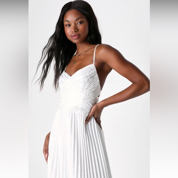 Lulus Pleating Up White Satin Jacquard Pleated Midi Dress small - Picture 3 of 7